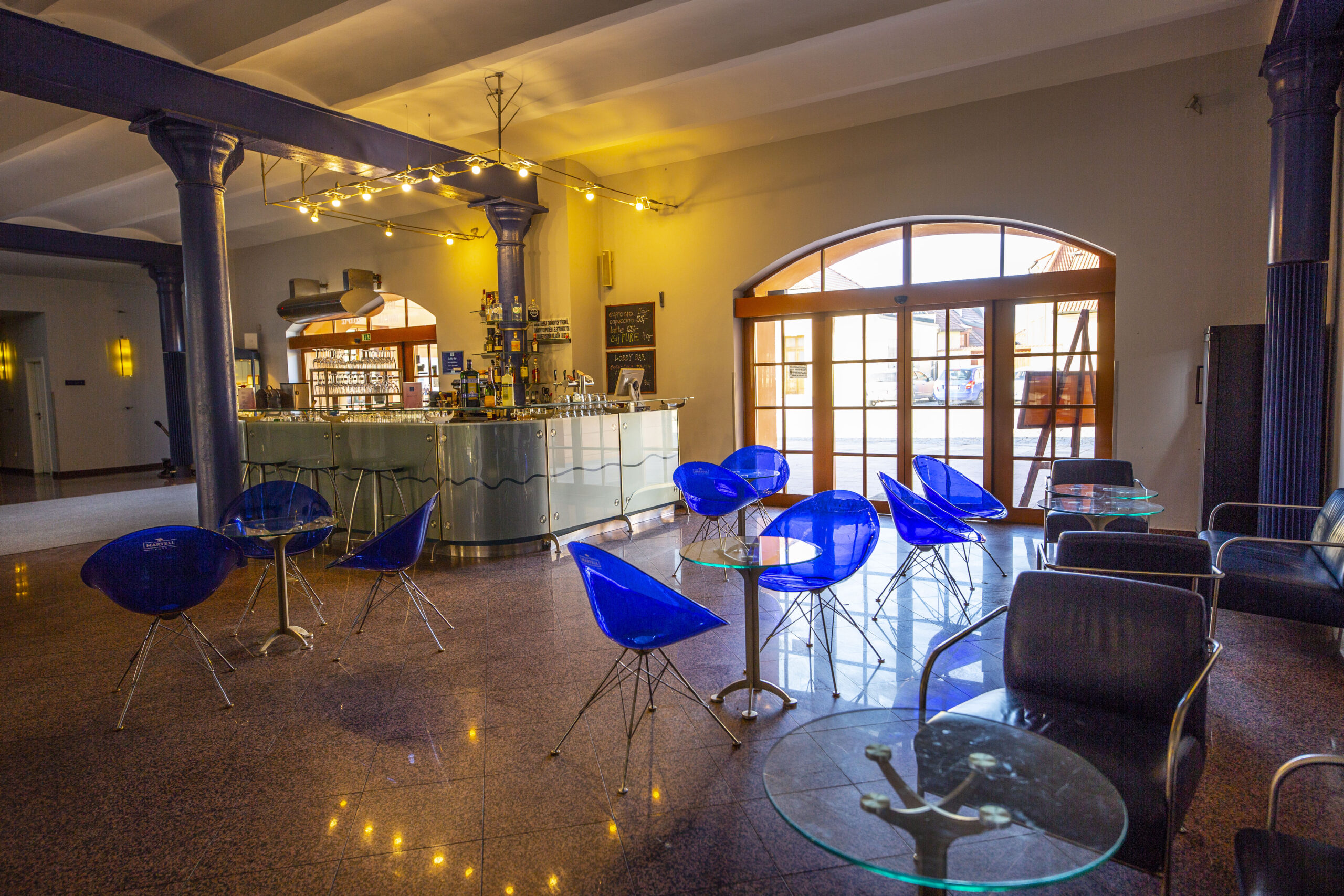 Lobby bar